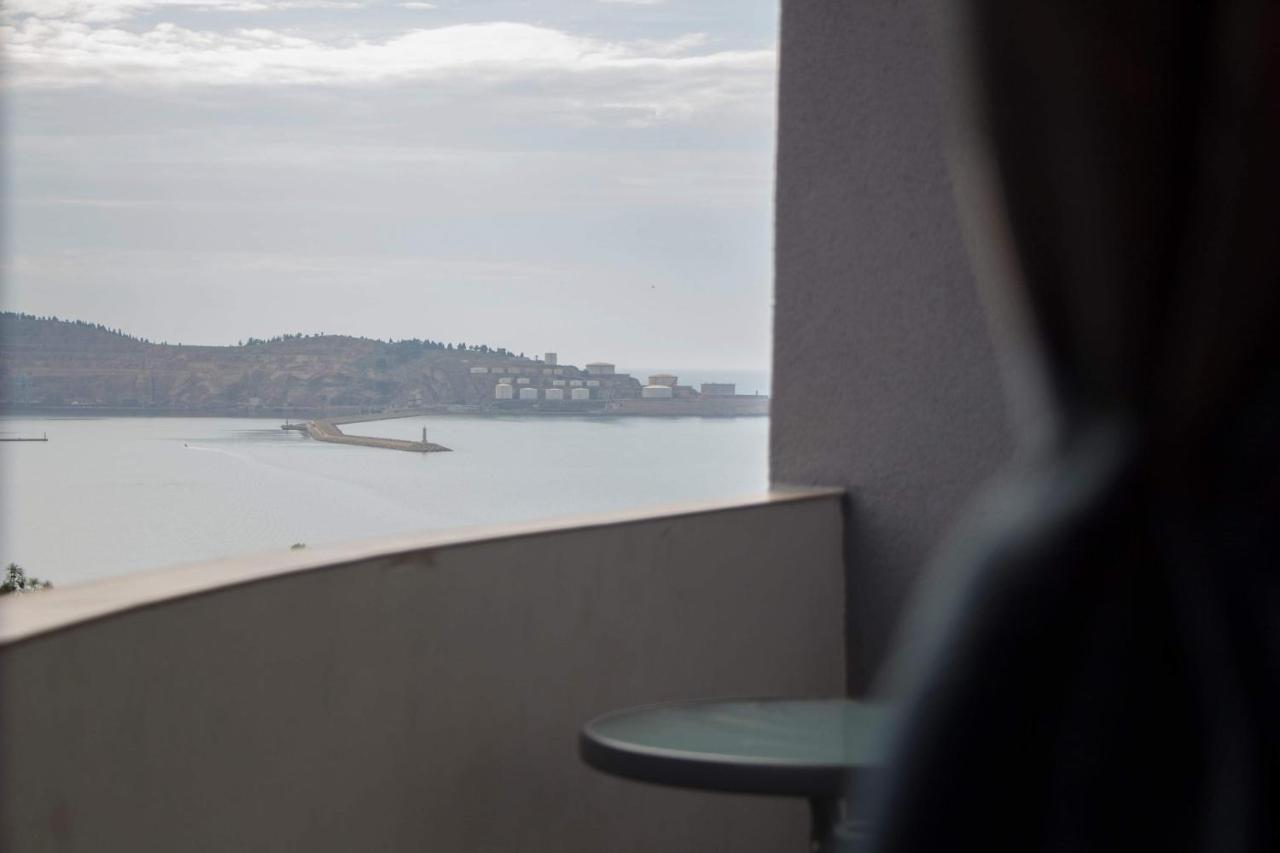Alise Daire Bar Dış mekan fotoğraf