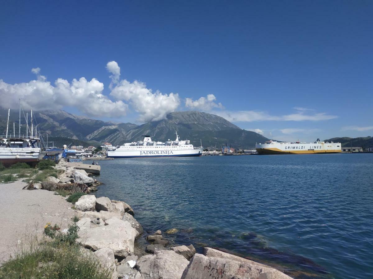 Alise Daire Bar Dış mekan fotoğraf
