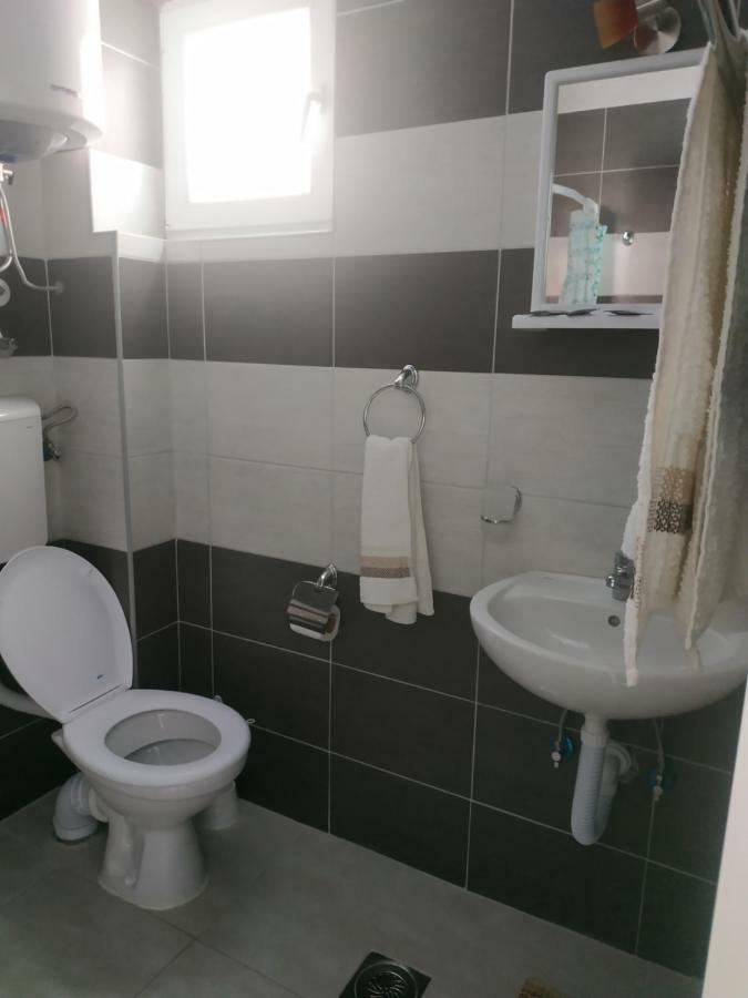 Alise Daire Bar Dış mekan fotoğraf
