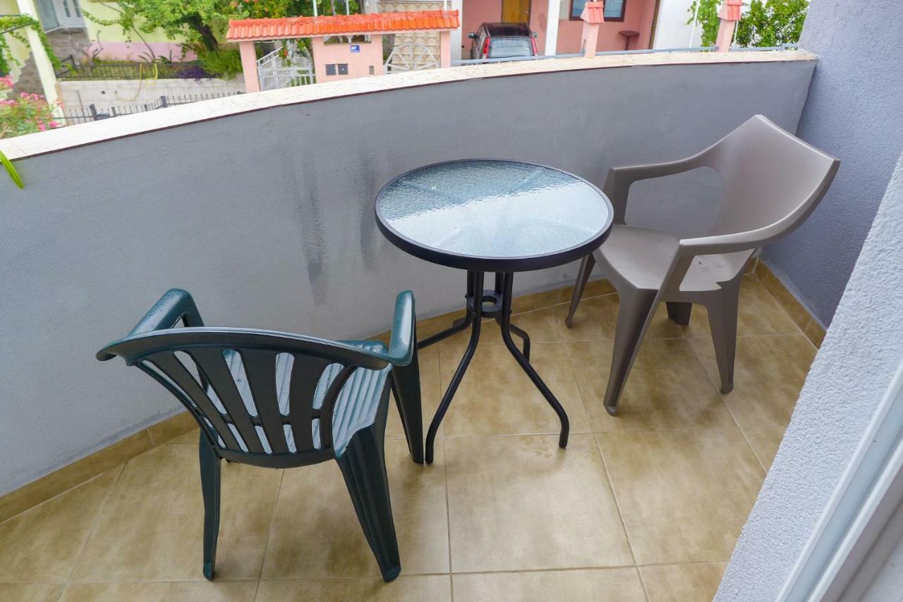 Alise Daire Bar Dış mekan fotoğraf