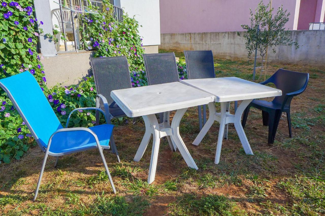 Alise Daire Bar Dış mekan fotoğraf