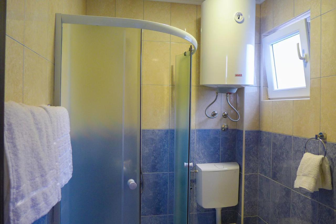 Alise Daire Bar Dış mekan fotoğraf