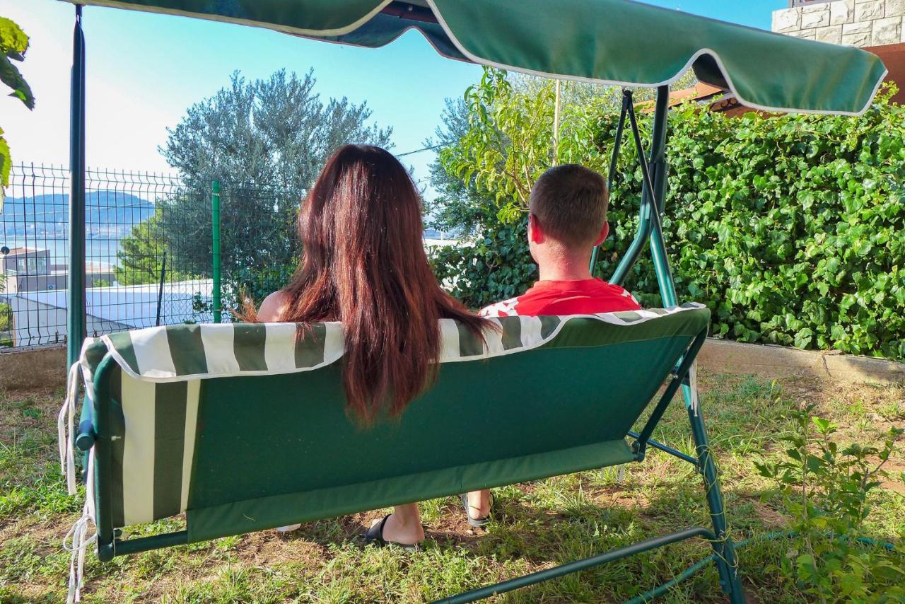 Alise Daire Bar Dış mekan fotoğraf
