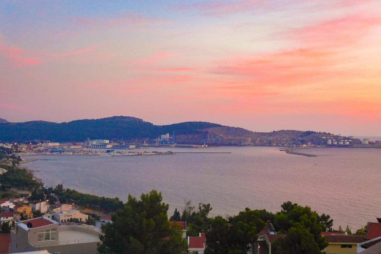 Alise Daire Bar Dış mekan fotoğraf